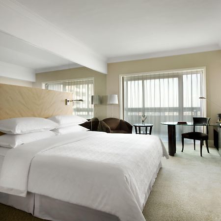 Sheraton Surabaya Hotel & Towers Luaran gambar