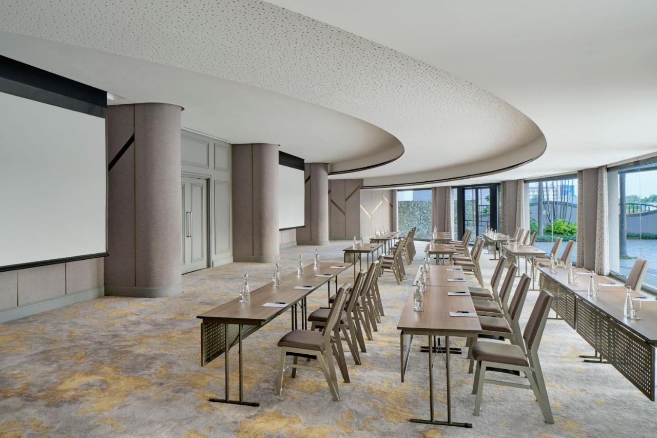 Sheraton Surabaya Hotel & Towers Luaran gambar