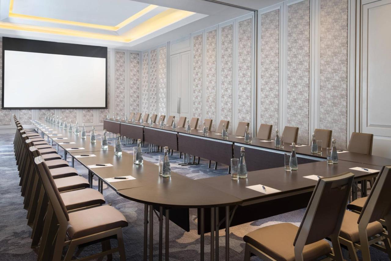 Sheraton Surabaya Hotel & Towers Luaran gambar