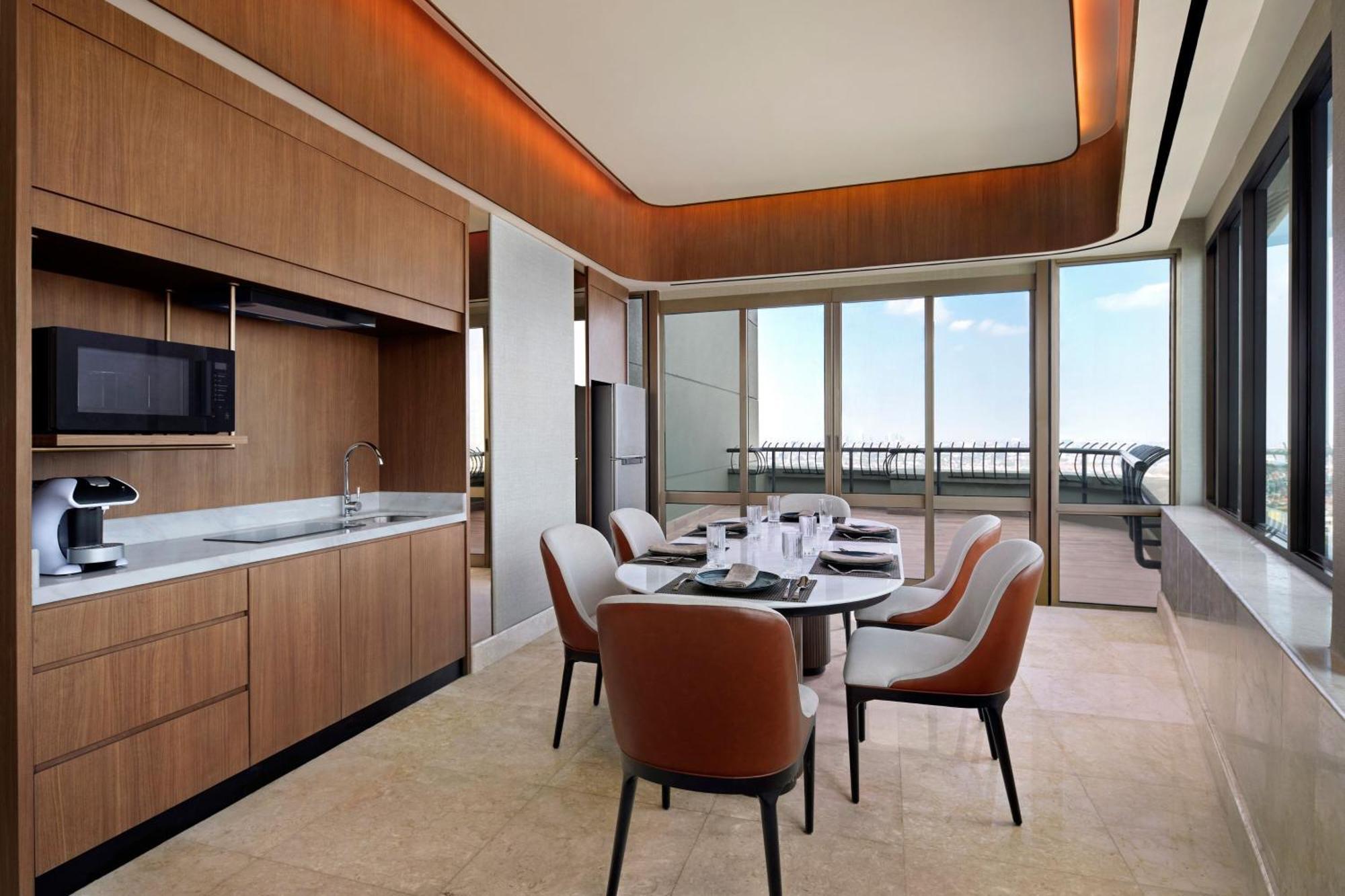 Sheraton Surabaya Hotel & Towers Luaran gambar