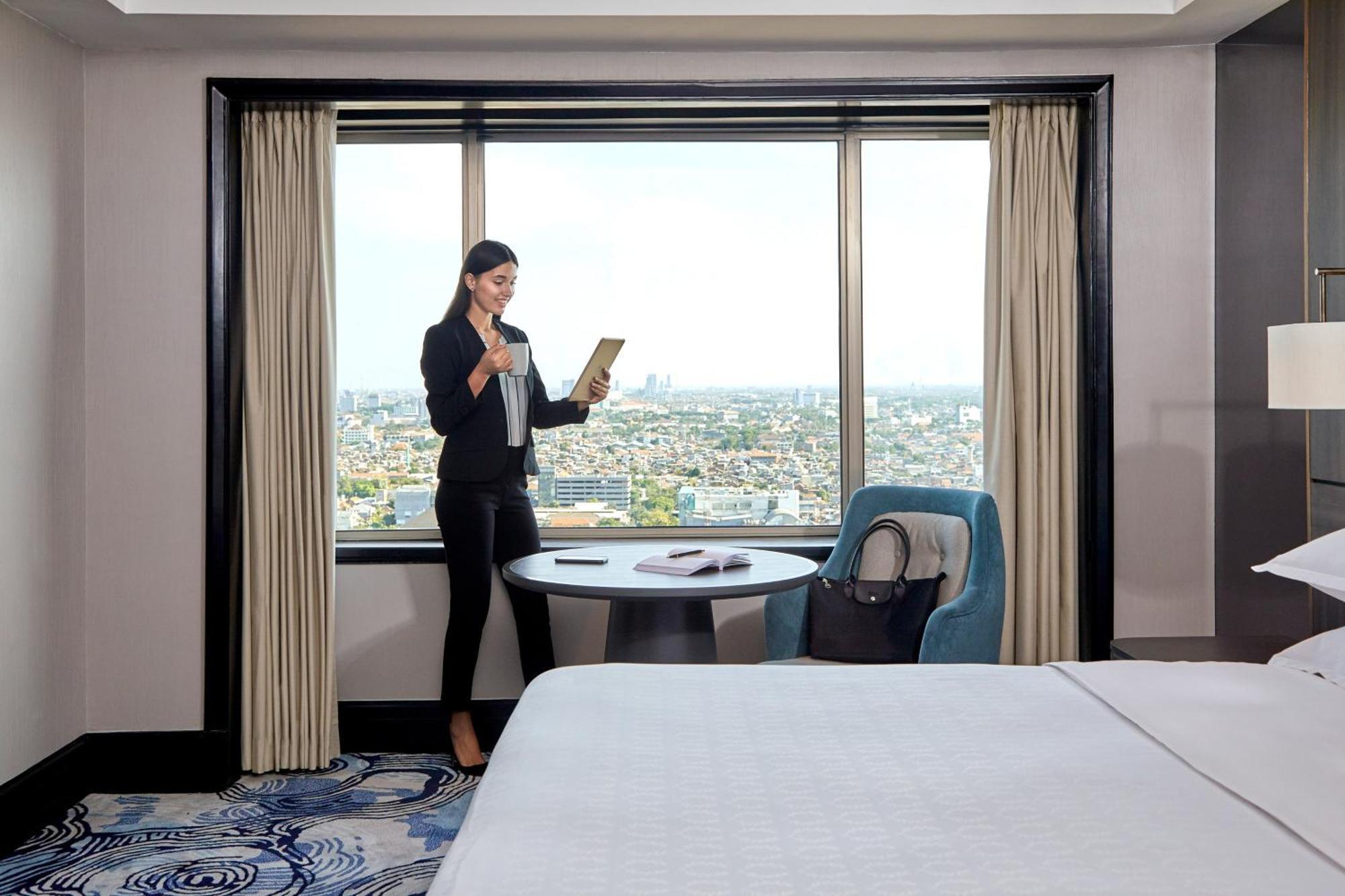 Sheraton Surabaya Hotel & Towers Luaran gambar
