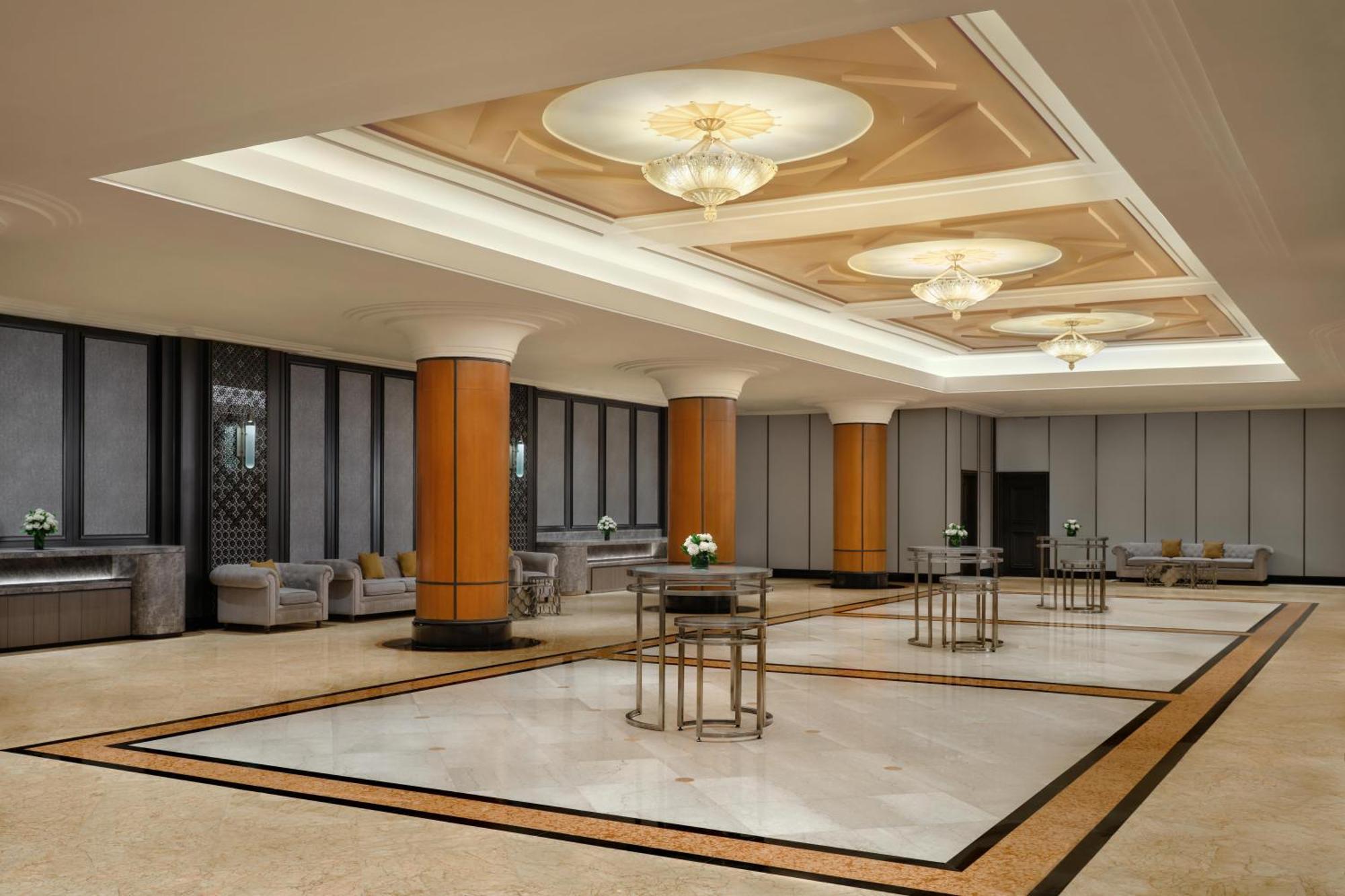 Sheraton Surabaya Hotel & Towers Luaran gambar